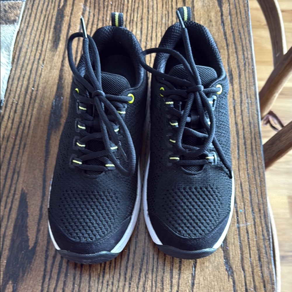 Orthofeet Women Black and Yellow Athletic Shoes